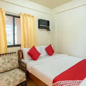 Conrado's Apartelle Отель Paranaque City